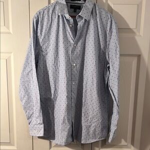 Banana Republic Casual Blue Button Down Shirt with Pattern